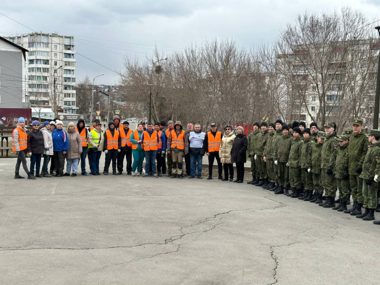УЧАСТИЕ В ОБЩЕГОРОДСКОМ СУББОТНИКЕ.